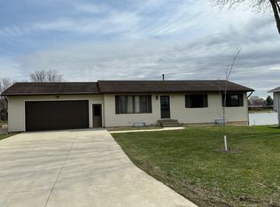2427 Mallard Dr, Freeport, IL 61032