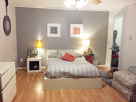 3rd image of 2021 Bluebonnet Ln Unit 109