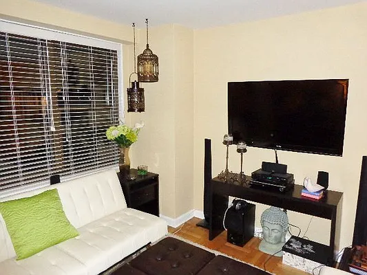 Rented by Portrait Realty | media 20