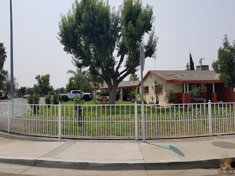 2nd image of 2101 1st St