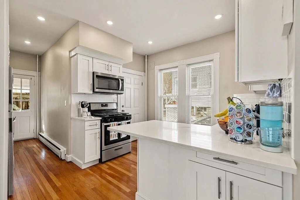 1 bed, 1000 sqft, $2,950 — Photo 1