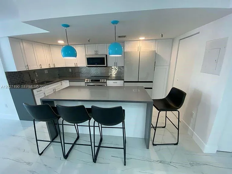 7832 Collins Ave #201 — Photo 8