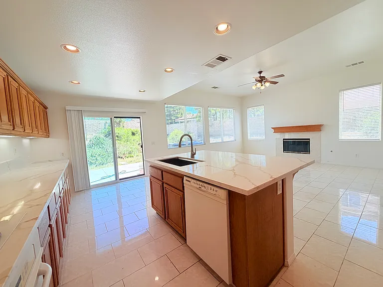 28330 Linda Vista St — Photo 7