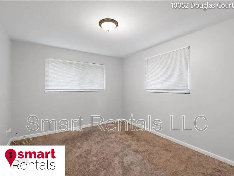 2 bed, 1.0 bath, $999 — Photo 2