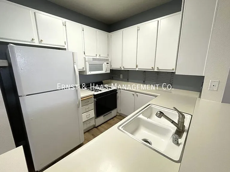 535 Magnolia Ave #114 — Photo 5