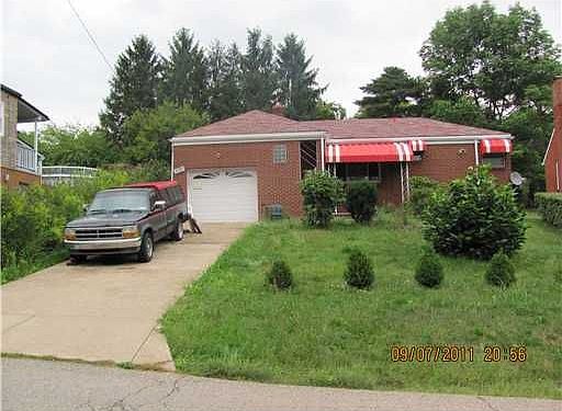 2nd image of 2121 Parklyn St