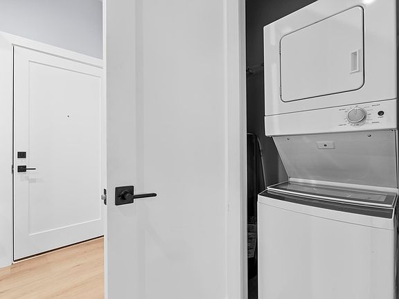 4th image of 181 Chestnut St #1