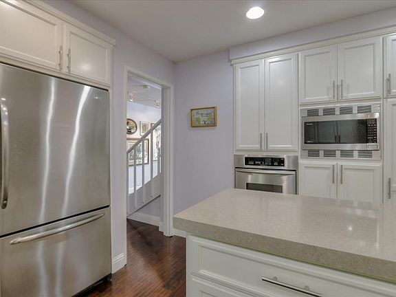 5th image of 106 Greenfield Pl