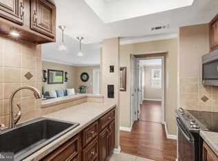14901 Rydell Rd APT 101, Centreville, VA 20121