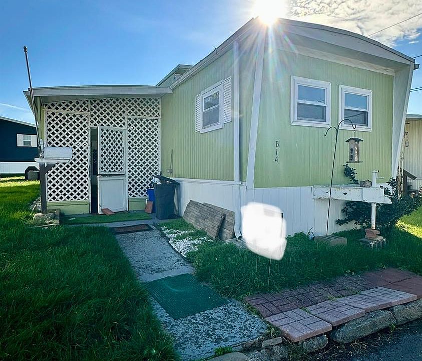 1st image of 26 Dalbert St Trlr B14