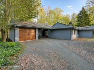 5176 Pioneer Trl, Pocono Pines, PA 18466