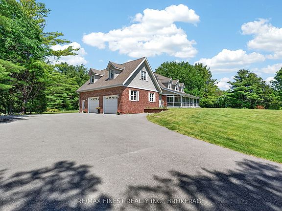 3rd image of 2388 Horning Rd