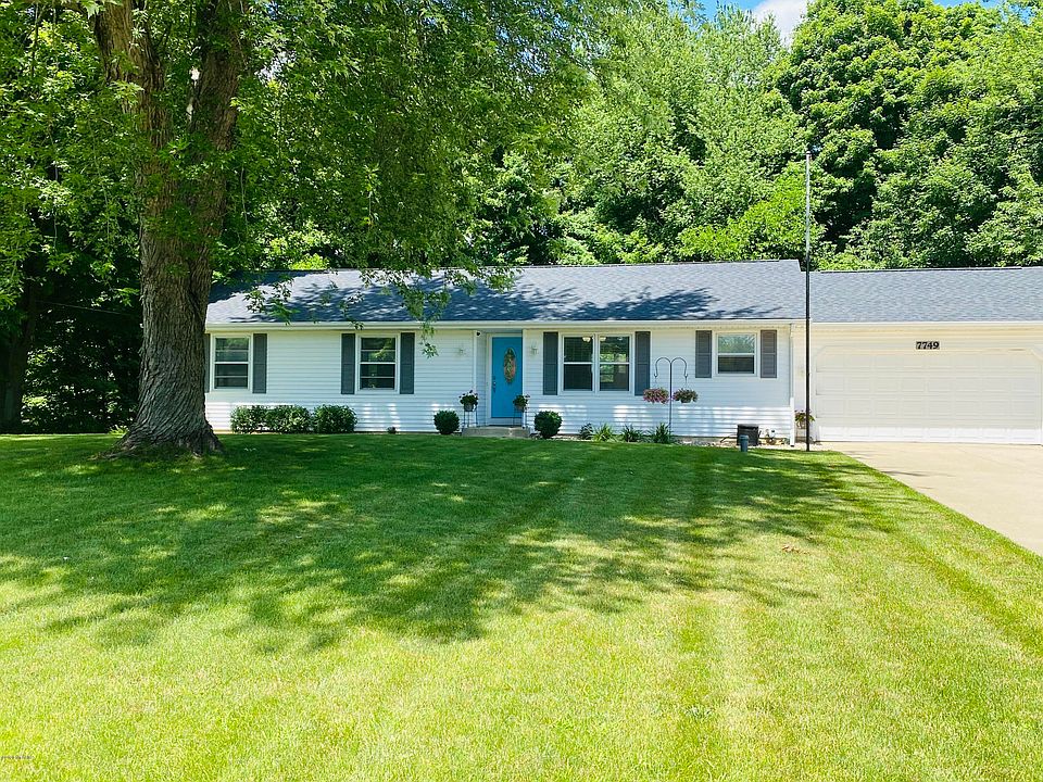 1st image of 7749 N Gleneagle Dr