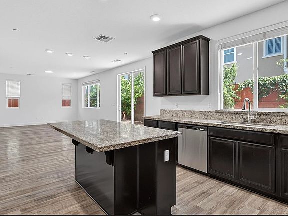 3rd image of 532 E Isidoro Ave