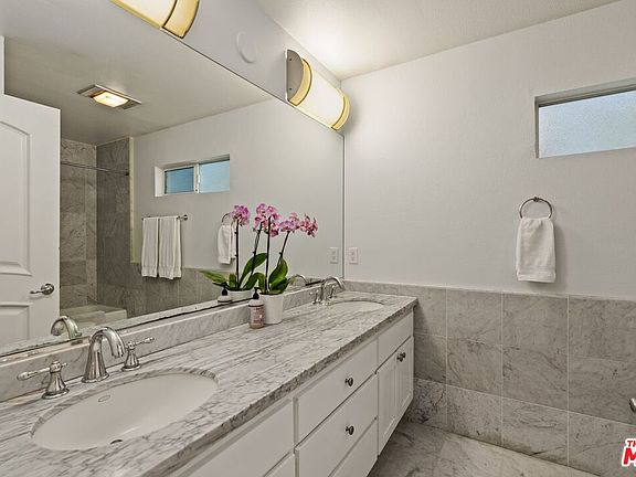 5th image of 1431 Stanford St APT 1