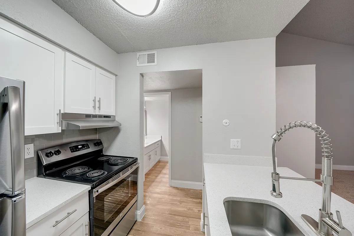 Building Photo - Riverfalls at Bellmar