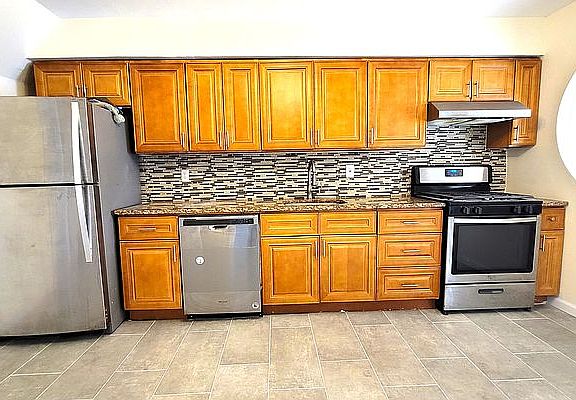3rd image of 170-20 Lithonia Ave #1E