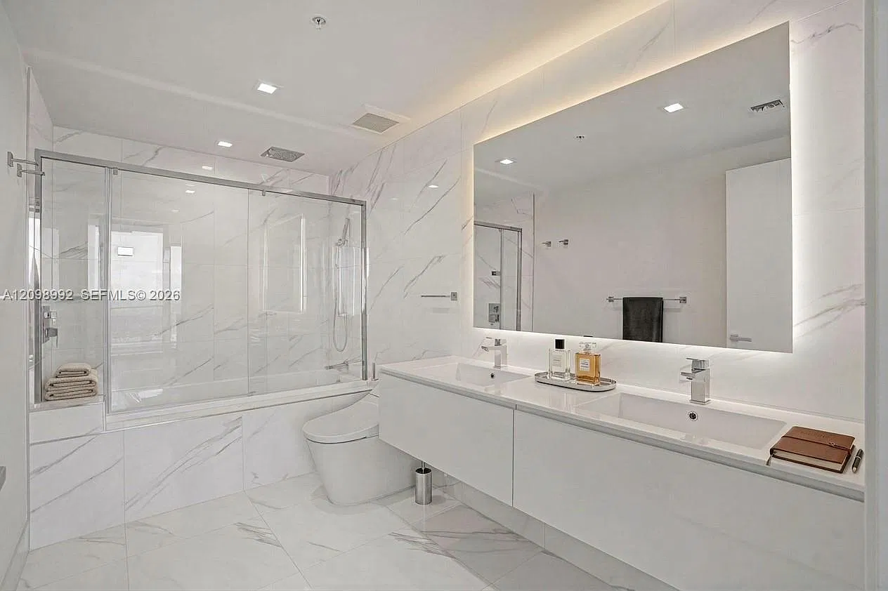 1170 E Hallandale Beach Blvd — Photo 4