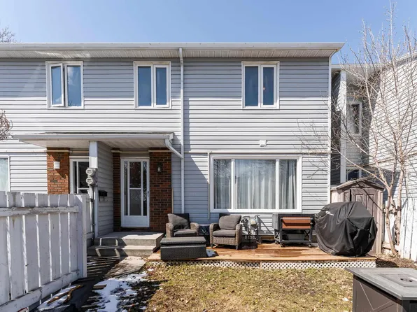 14 Amberly Ct NW, Edmonton, AB T5A 2H9