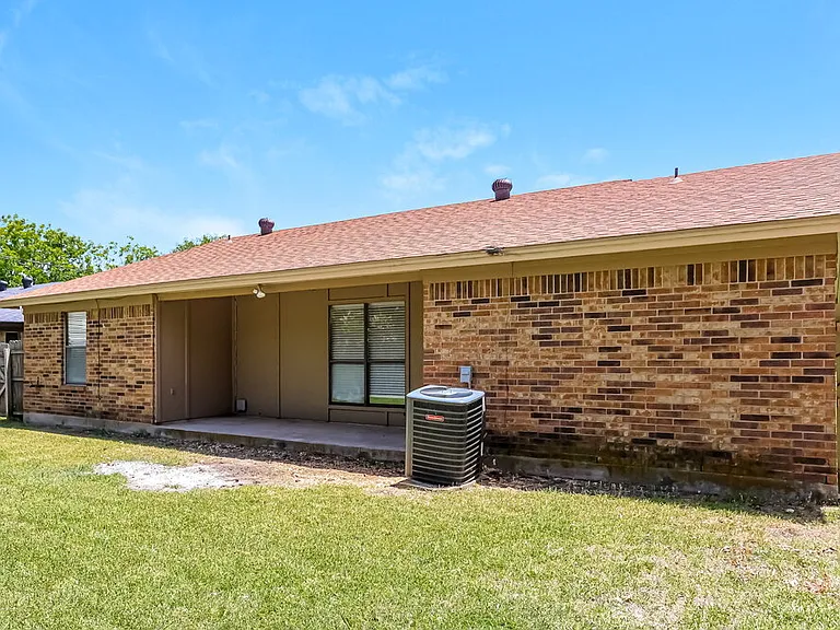 2206 Brim Ct — Photo 16