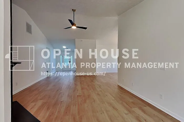 3 bed, 2.0 bath, 2134 sqft, $2,050 — Photo 4
