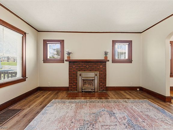 4th image of 639 Ranney St