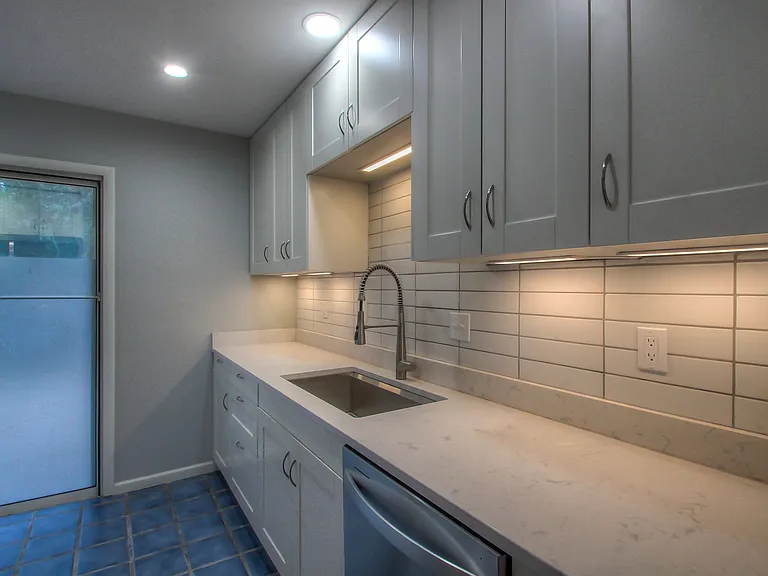 7747 Howe Dr — Photo 16