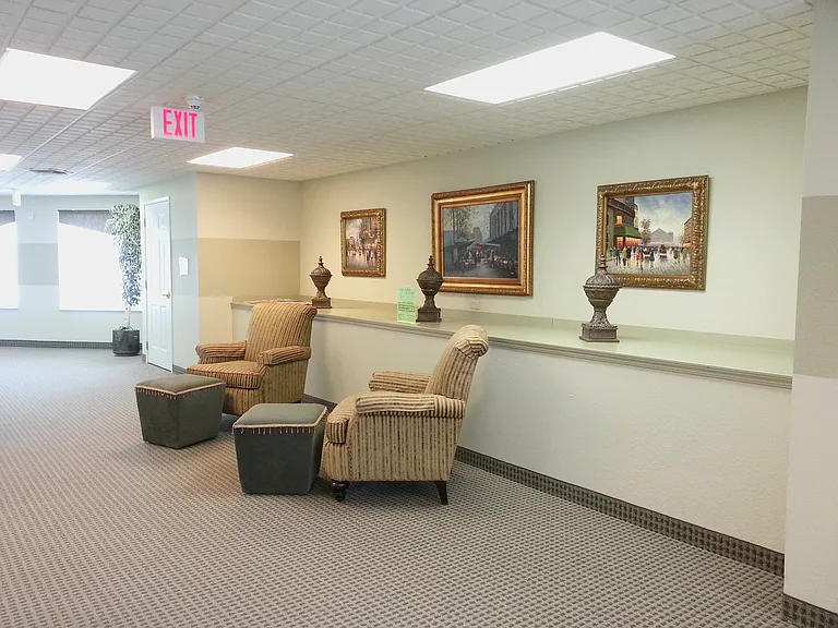 Meridian Stratford Place Senior 55+ Apartments — Photo 11