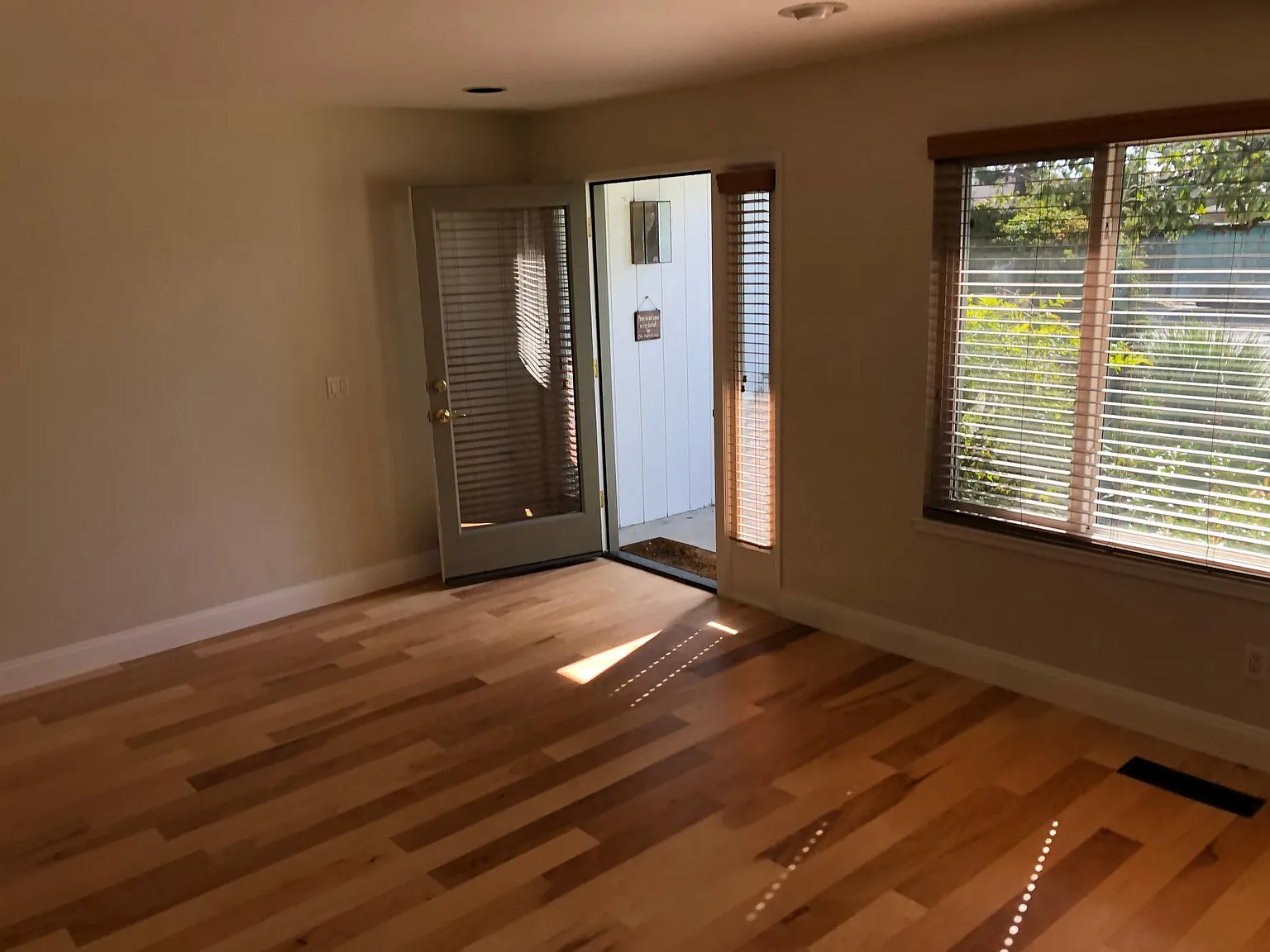 3 bed, 1536 sqft, $3,995 — Photo 4