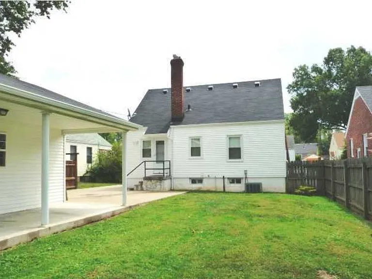 Backyard / Garage porch