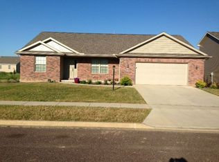 717 Agnes St, Washington, IL 61571