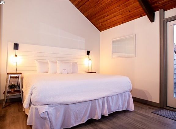 5th image of 1000 SE Bay Blvd #537