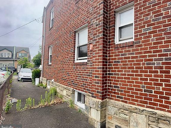 4th image of 941 Afton St