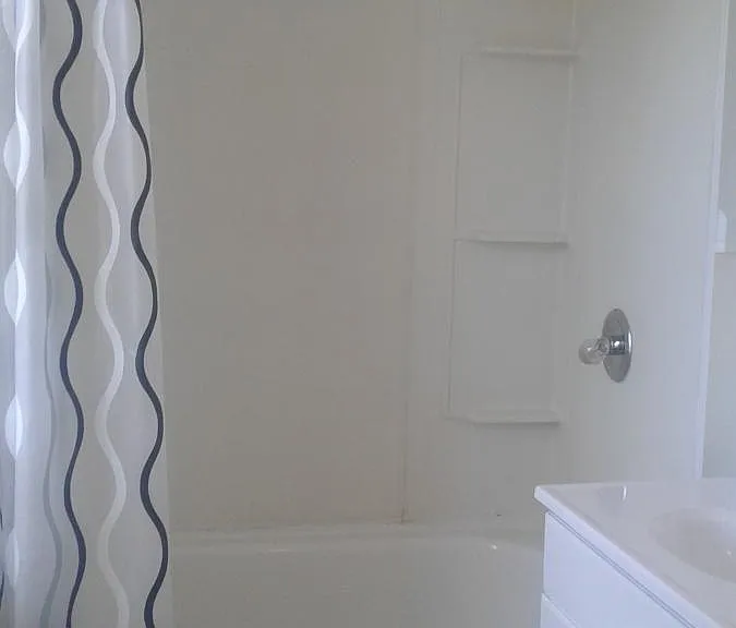 416 E 3rd St #2 — Photo 8