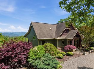 1065 Smokerise Dr, Hayesville, NC 28904