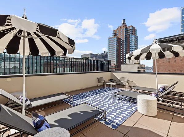 517 West 29th Street 7D image 13 of 14