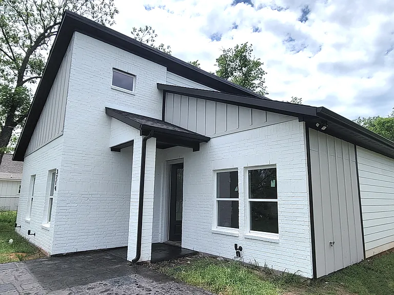 3214 Travis St — Photo 3