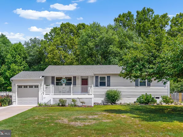 2040 Dewey Dr, Stafford, VA 22554