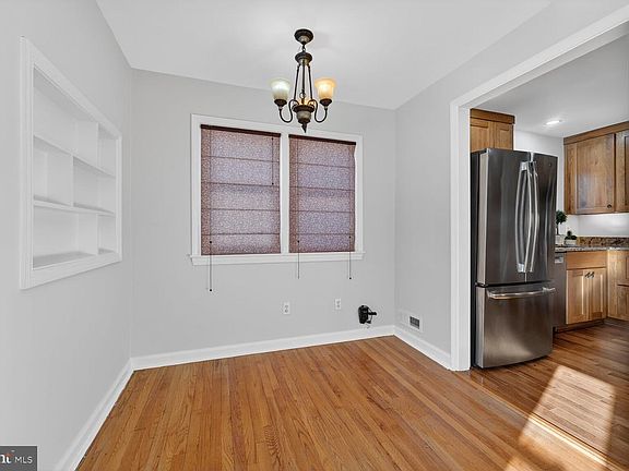 5th image of 7915 Fairfax Rd