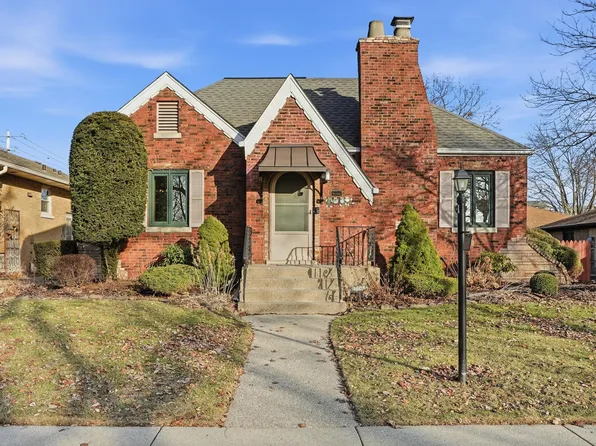 1609 Caroline Ave, Whiting, IN 46394