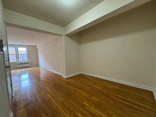 Rented by Hillel Realty Group | media 4