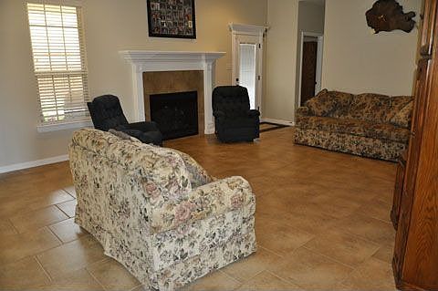 2nd image of 2821 Caldera Blvd