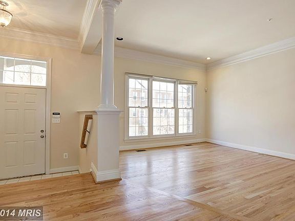 4th image of 1036 Grand Oak Way