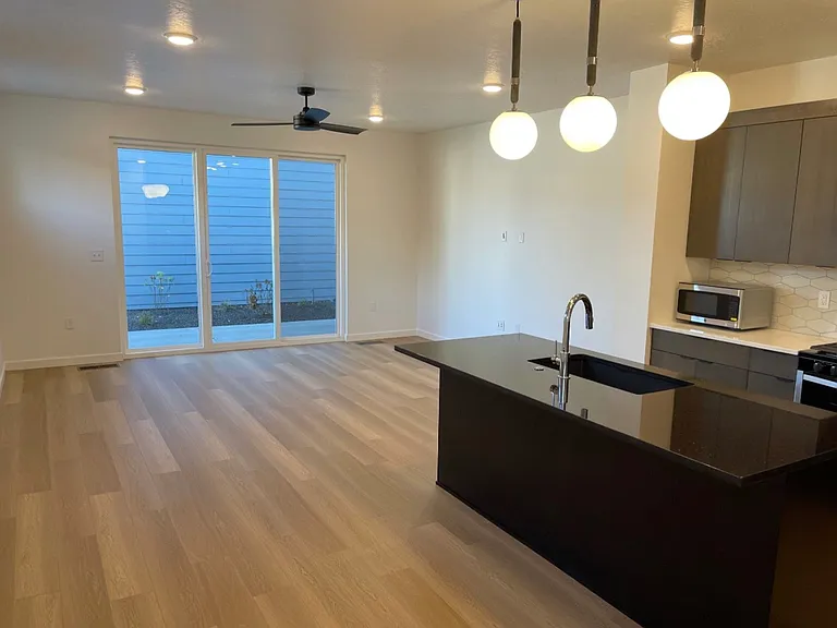 1530 S Denver Ave — Photo 3