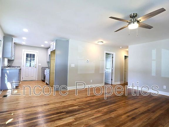 2nd image of 901 Stewart St