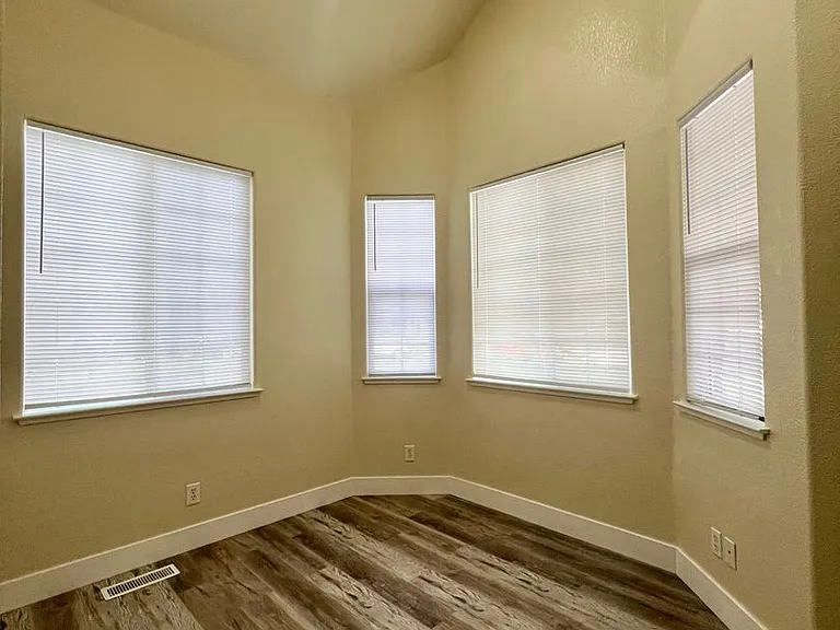 2749 Marlow Ct — Photo 3