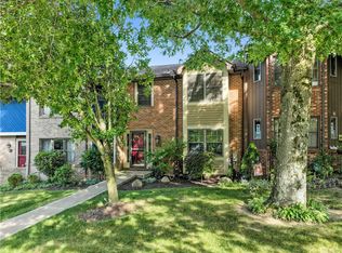 908 Canterbury Dr, Coraopolis, PA