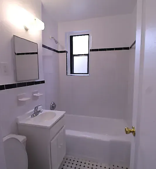 86-09 208th St #3G — Photo 7