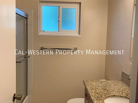3rd image of 1654 Ontario Dr APT 2
