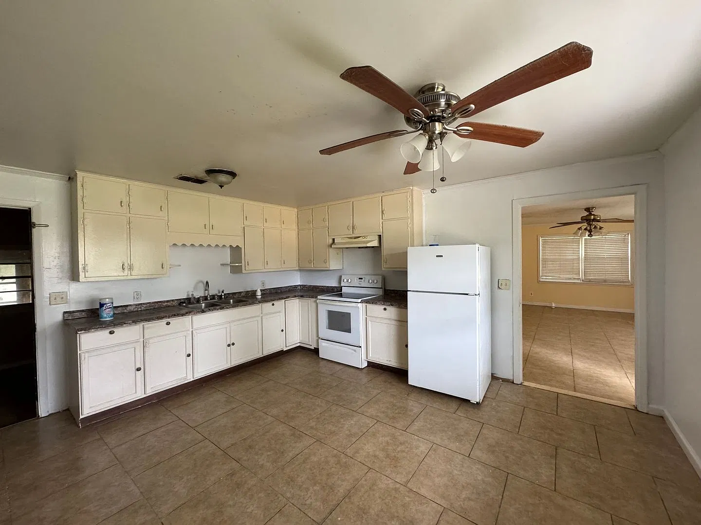 3 Bedroom 1 Bath home in Live Oak — Photo 3